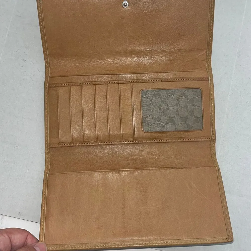 Coach Women's Light Tan Hampton Bill Card‎ Coin Tri-Fold Leather Wallet